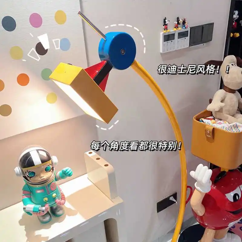 Lampadaire géométrique de dessin animé coloré ludique pour chambre d'enfants salon éclairage ambiant décoration de chambre lampadaire LED - Miniature 3