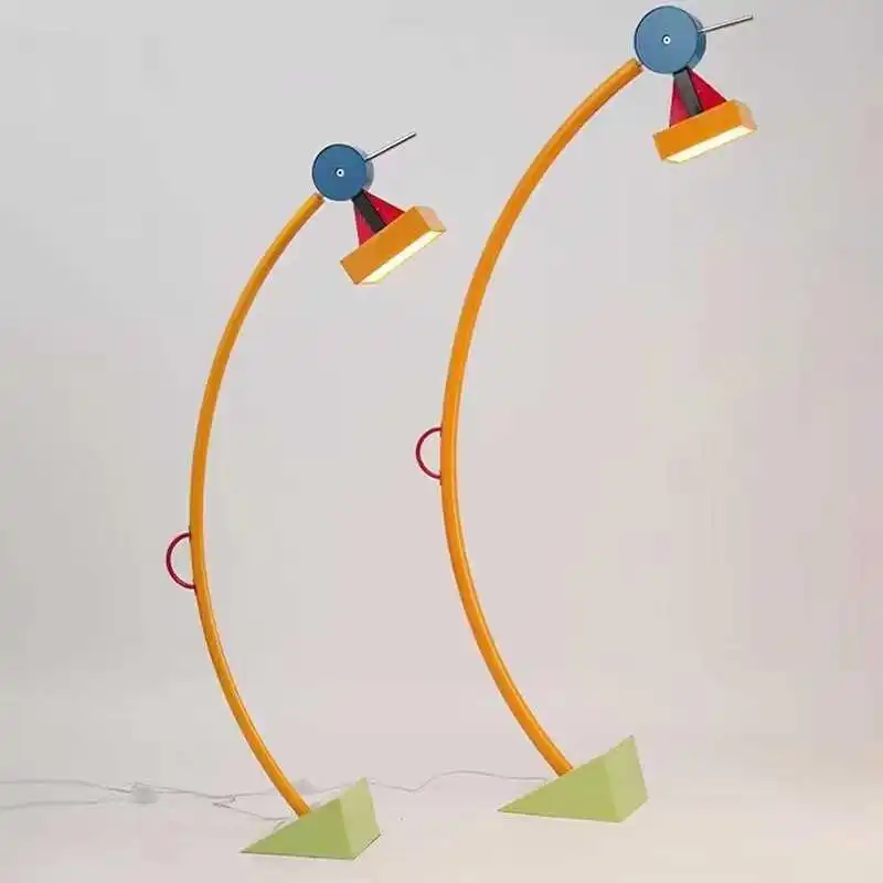 Lampadaire géométrique de dessin animé coloré ludique pour chambre d'enfants salon éclairage ambiant décoration de chambre lampadaire LED - Miniature 4